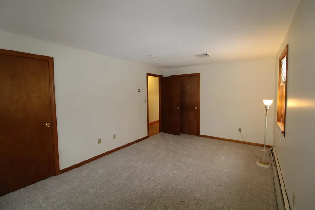 16 Towne Drive Derry NH 03038