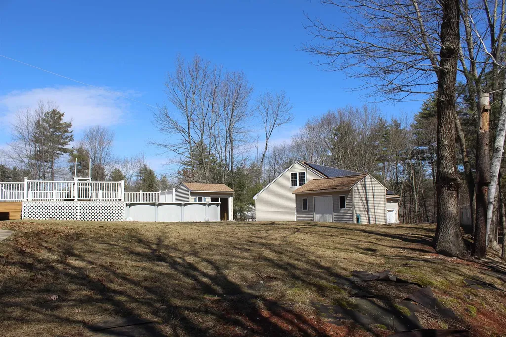 16 Towne Drive Derry NH 03038