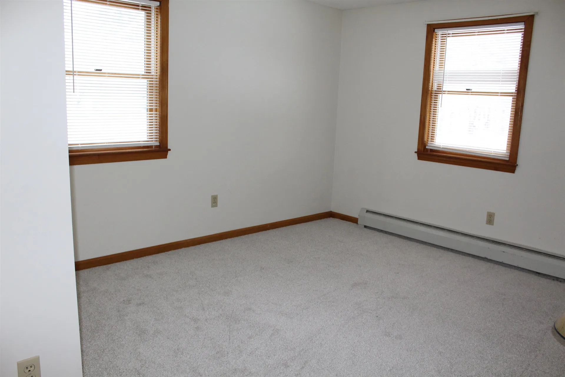 16 Towne Drive Derry NH 03038