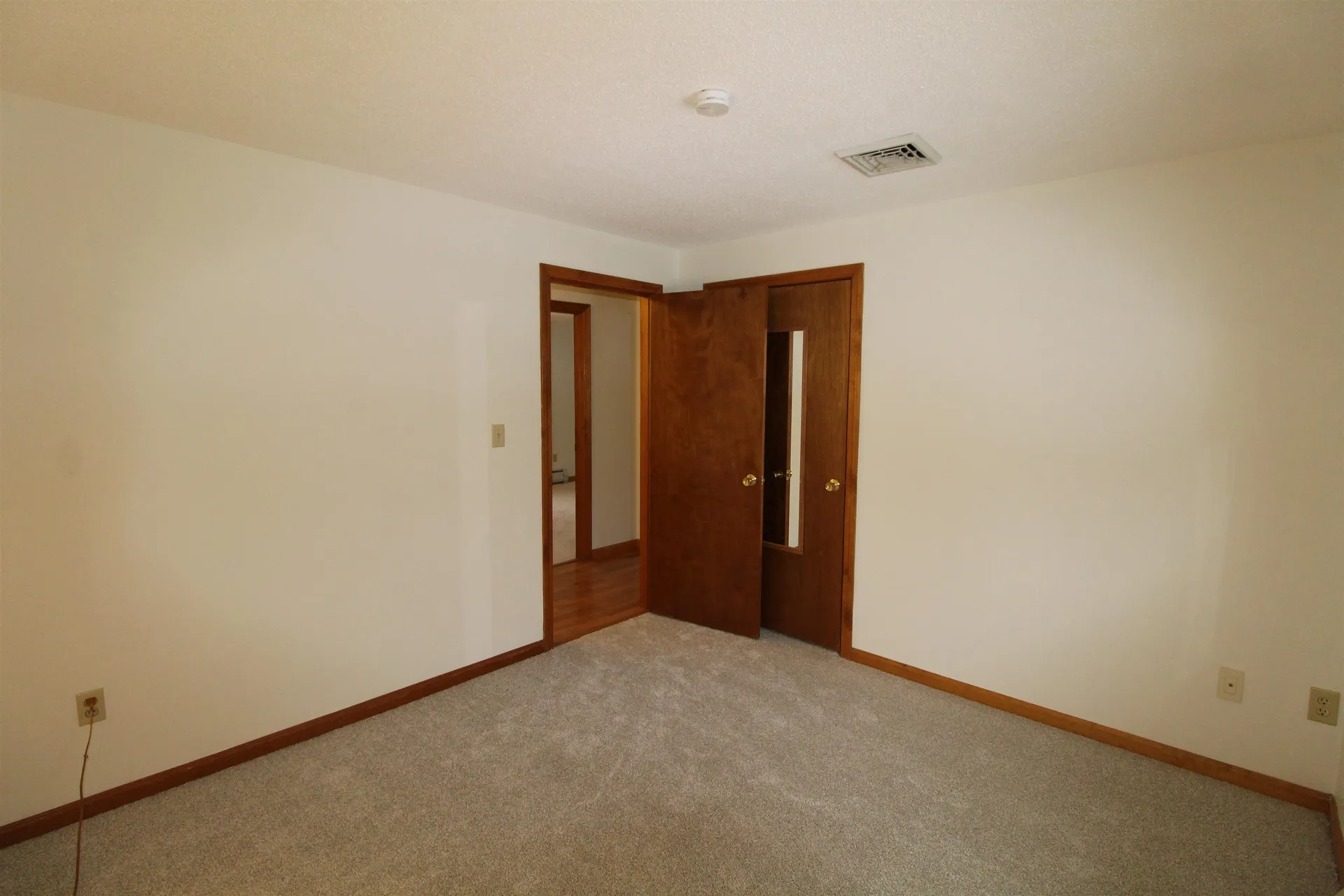 16 Towne Drive Derry NH 03038