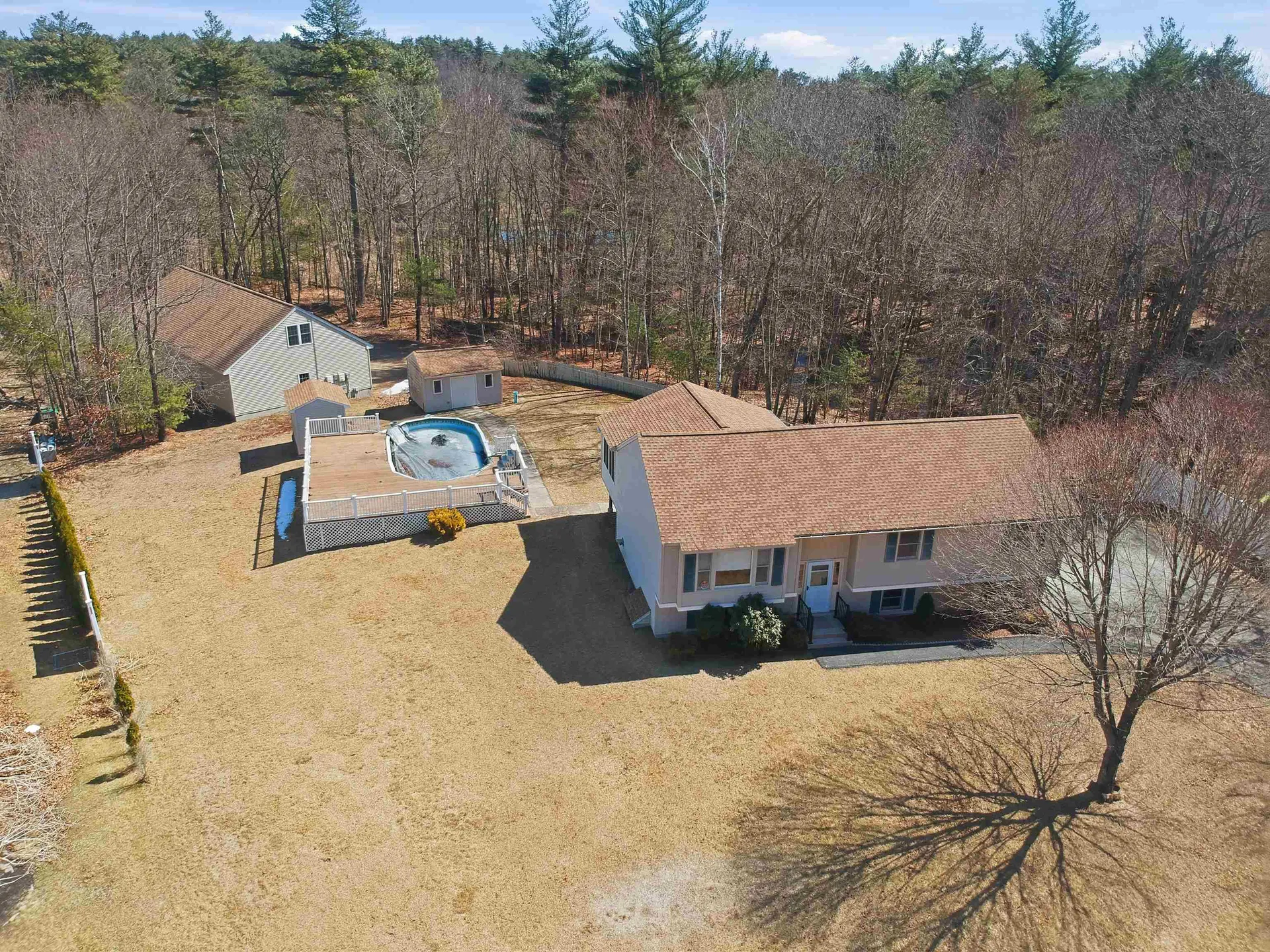 16 Towne Drive Derry NH 03038