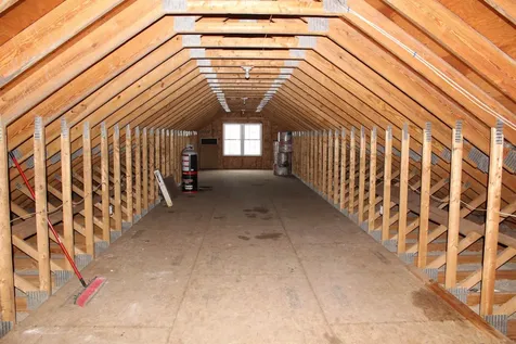 16 Towne Drive Derry NH 03038