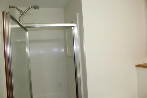 16 Towne Drive Derry NH 03038