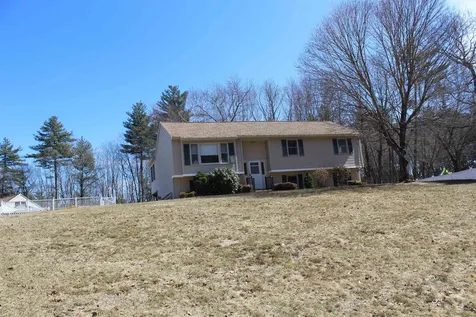16 Towne Drive Derry NH 03038