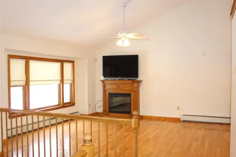 16 Towne Drive Derry NH 03038