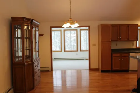 16 Towne Drive Derry NH 03038