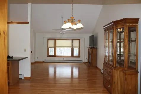 16 Towne Drive Derry NH 03038