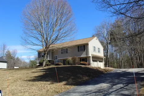 16 Towne Drive Derry NH 03038