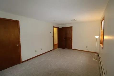 16 Towne Drive Derry NH 03038