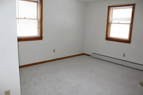 16 Towne Drive Derry NH 03038