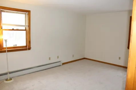 16 Towne Drive Derry NH 03038