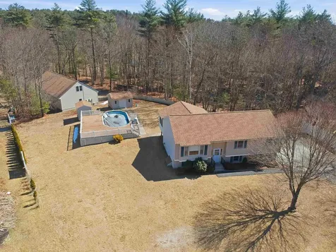 16 Towne Drive Derry NH 03038