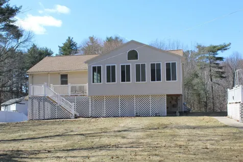 16 Towne Drive Derry NH 03038