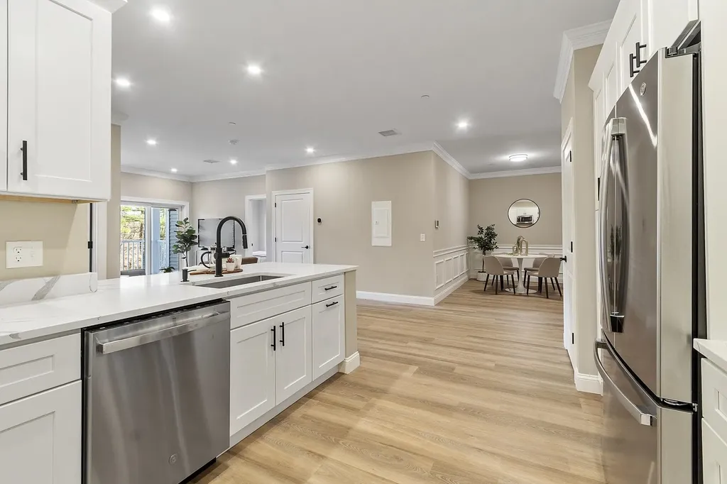 10100 S Willow Street Manchester NH 03103