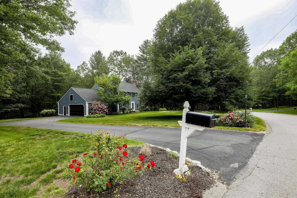 6 David Drive Pelham NH 03076