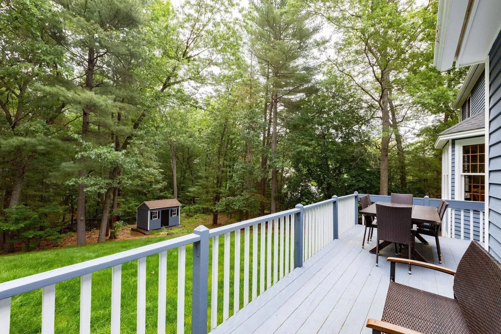 6 David Drive Pelham NH 03076