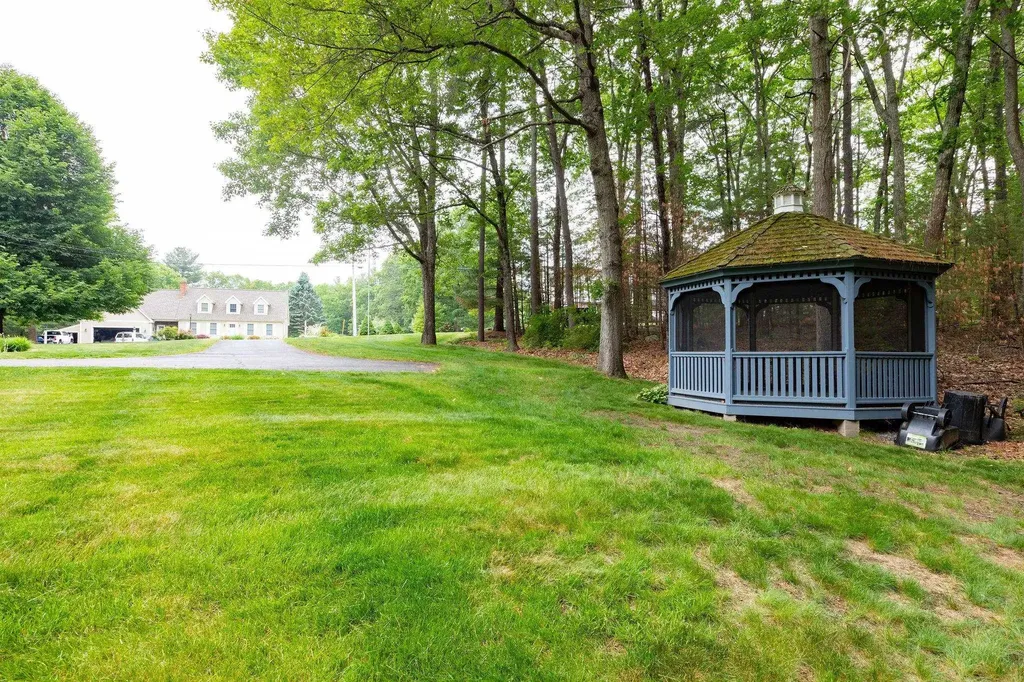 6 David Drive Pelham NH 03076