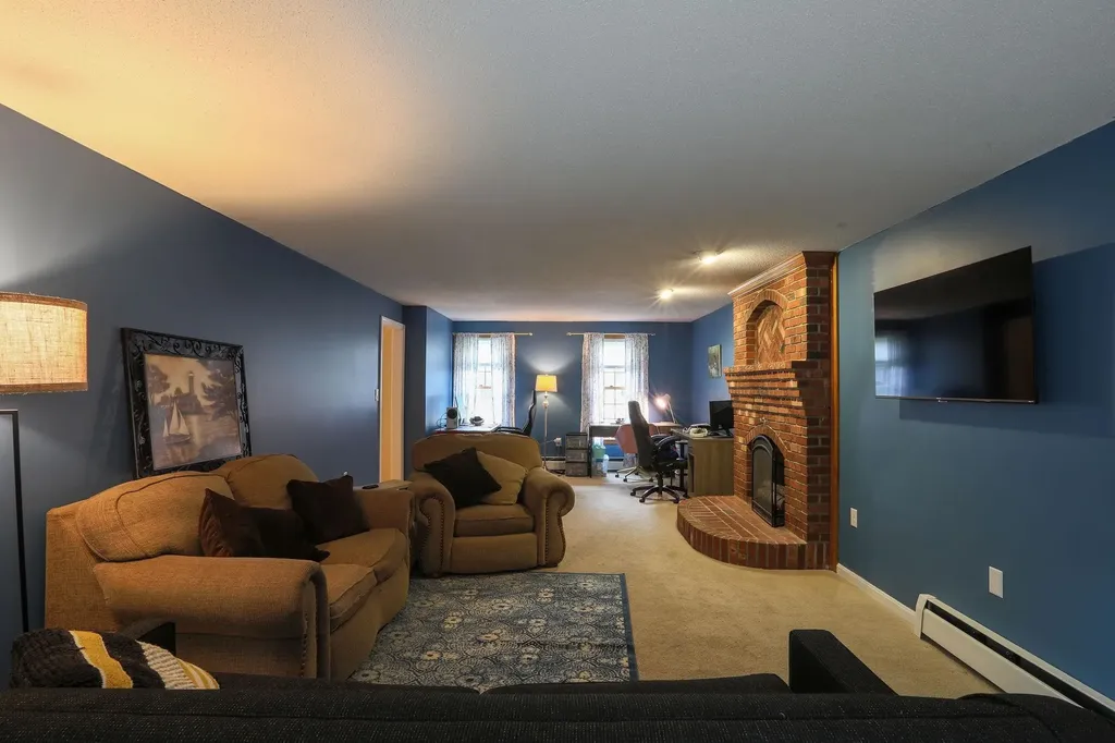 6 David Drive Pelham NH 03076