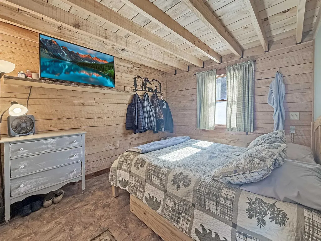 706 Diamond Pond Road Colebrook NH 03576