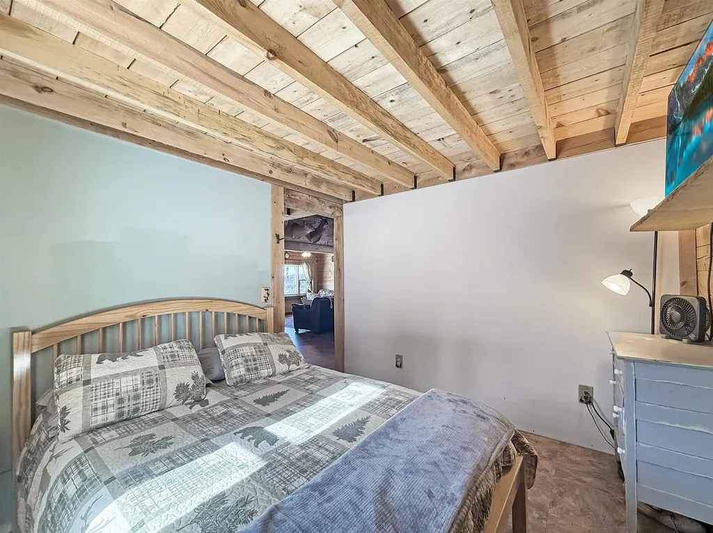 706 Diamond Pond Road Colebrook NH 03576