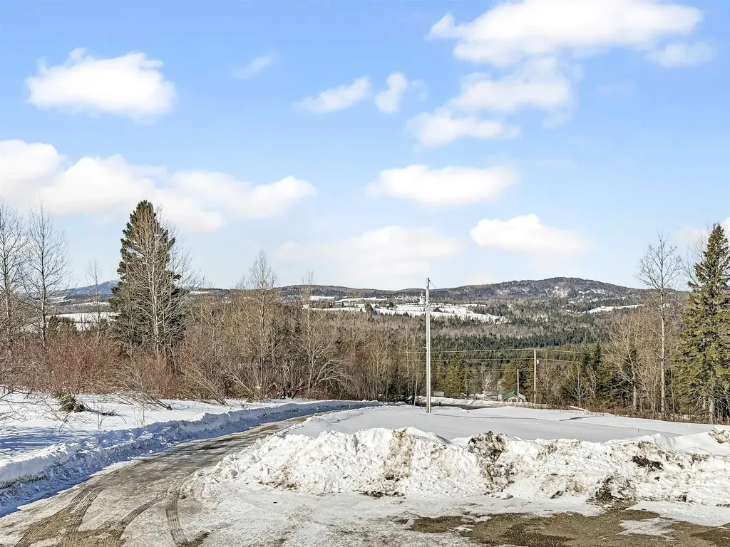 706 Diamond Pond Road Colebrook NH 03576