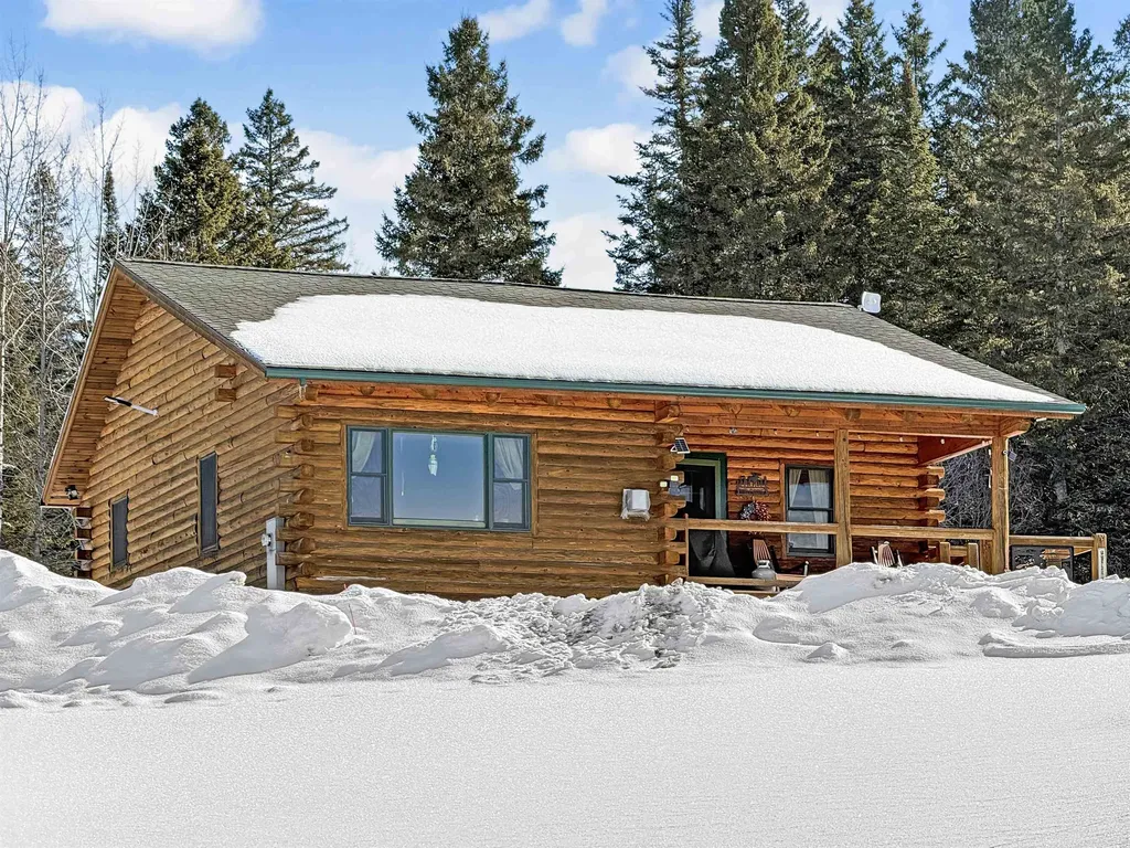 706 Diamond Pond Road Colebrook NH 03576