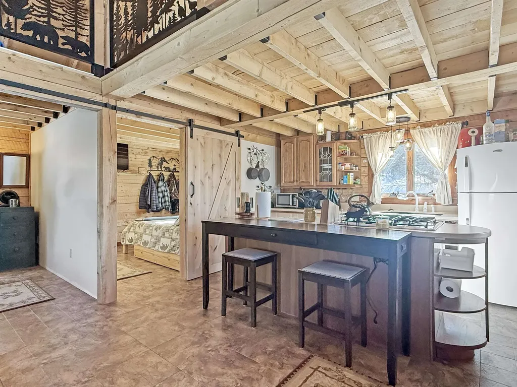 706 Diamond Pond Road Colebrook NH 03576