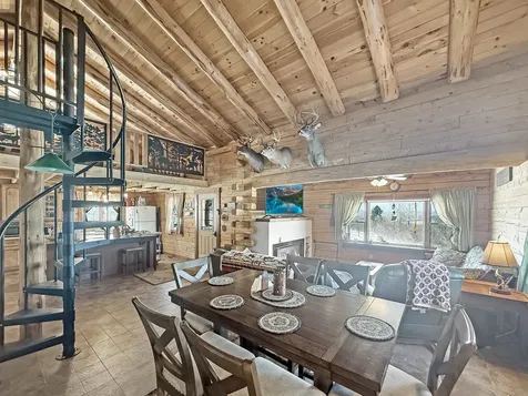 706 Diamond Pond Road Colebrook NH 03576