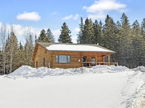 706 Diamond Pond Road Colebrook NH 03576