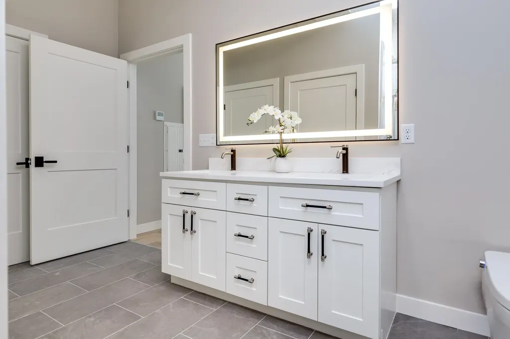 384 Main Street Salem NH 03079