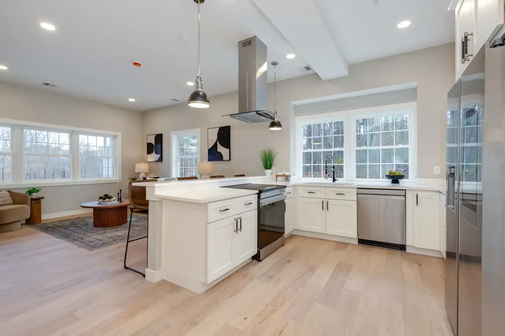 384 Main Street Salem NH 03079