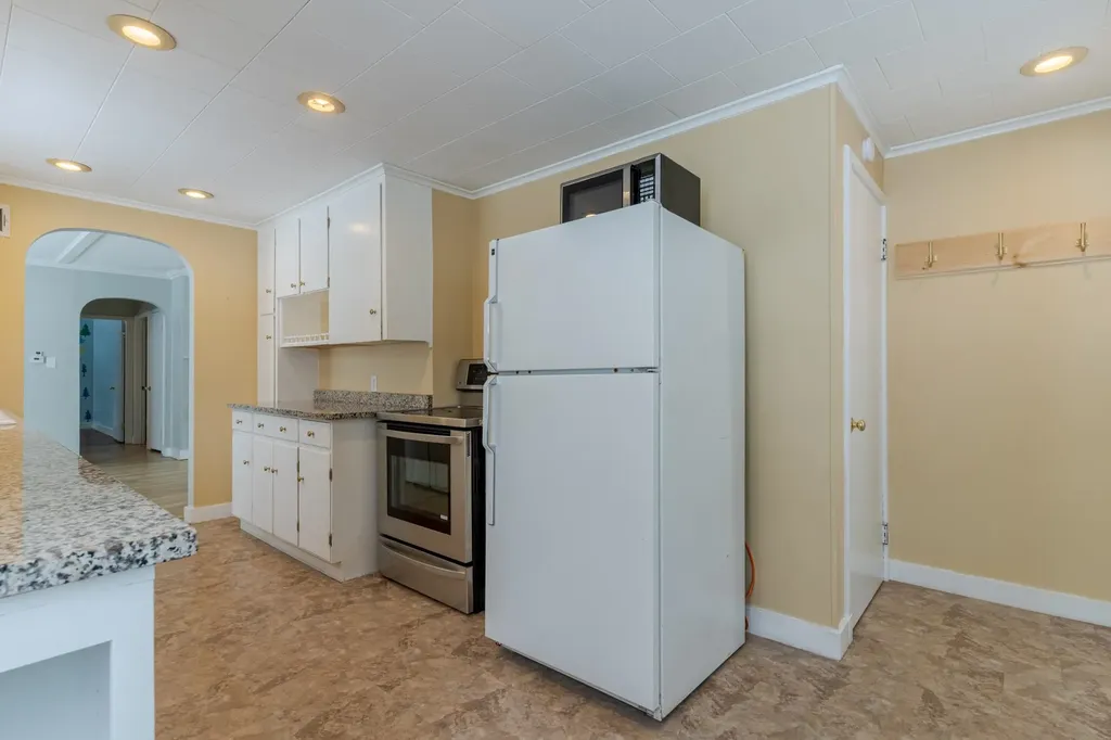 64 Maple Street Somersworth NH 03878