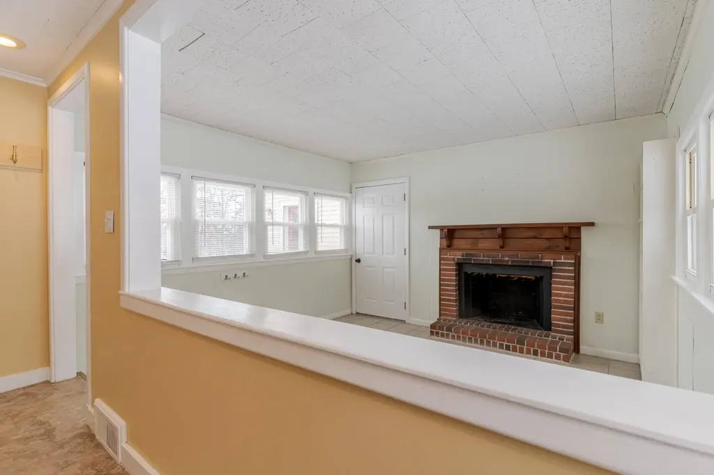 64 Maple Street Somersworth NH 03878