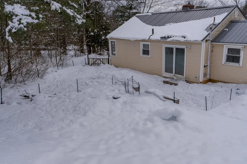 64 Maple Street Somersworth NH 03878