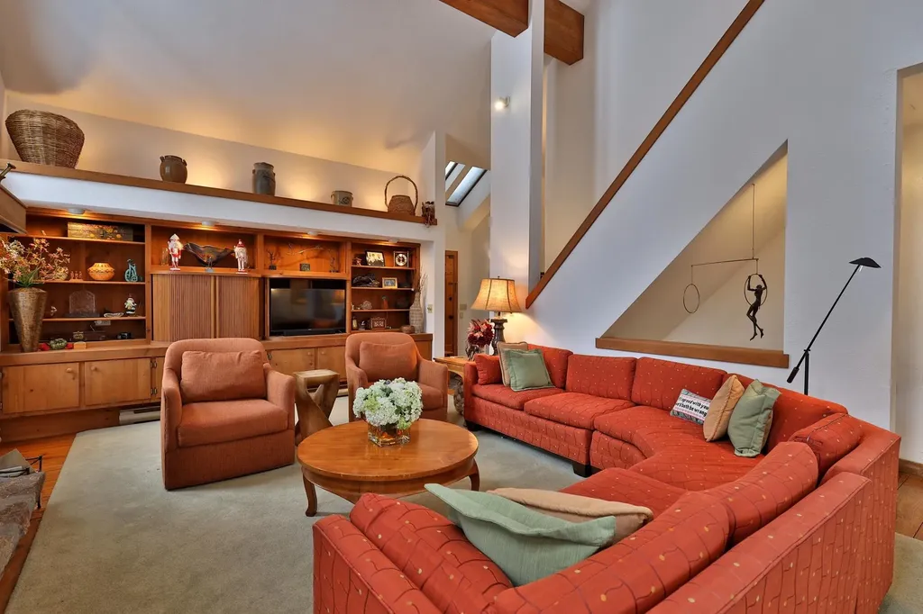 726 East Ash Road Plymouth VT 05056