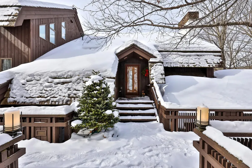 726 East Ash Road Plymouth VT 05056