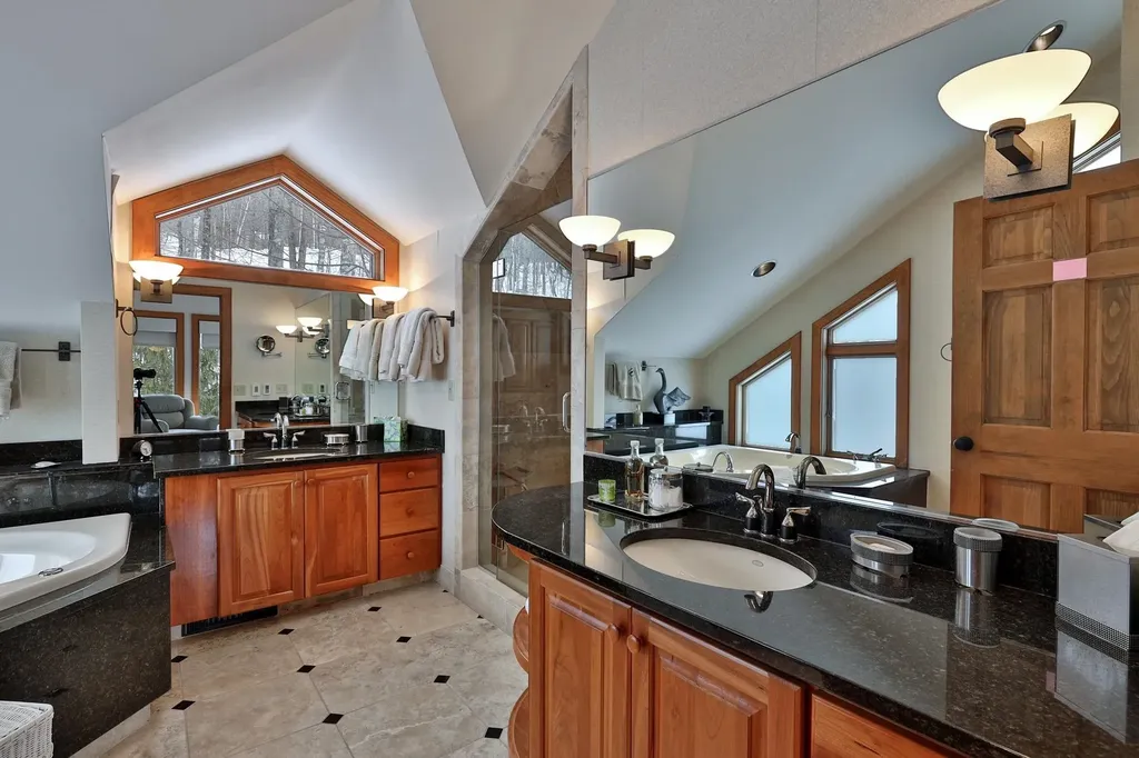 726 East Ash Road Plymouth VT 05056