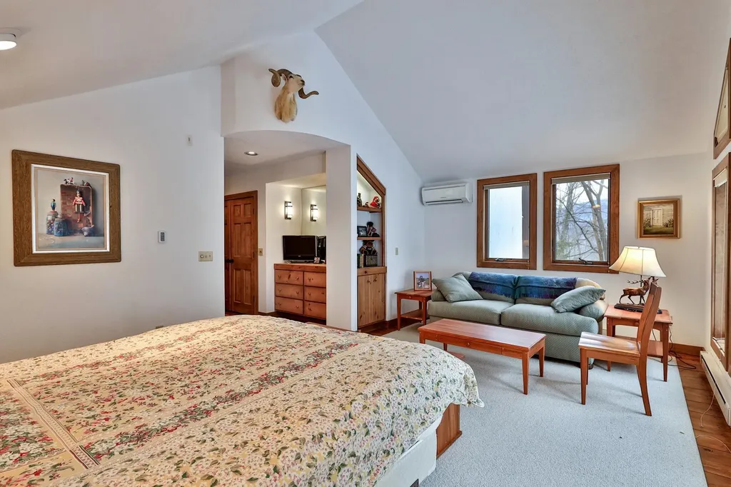 726 East Ash Road Plymouth VT 05056