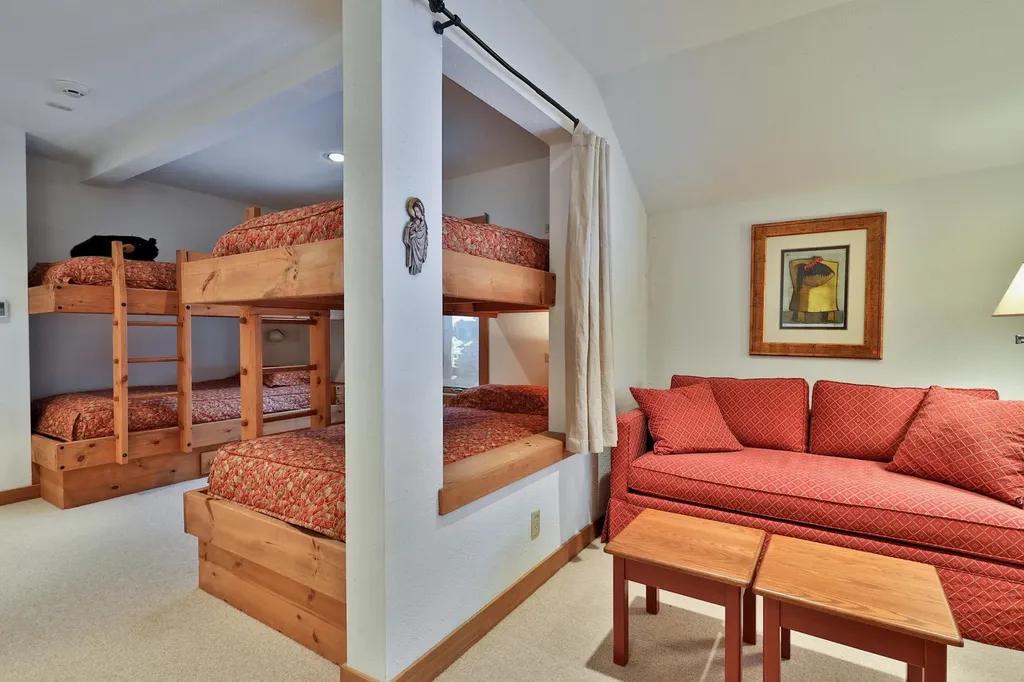 726 East Ash Road Plymouth VT 05056