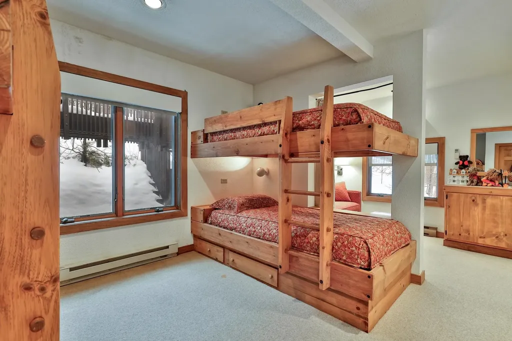 726 East Ash Road Plymouth VT 05056