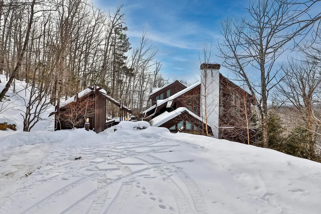 726 East Ash Road Plymouth VT 05056