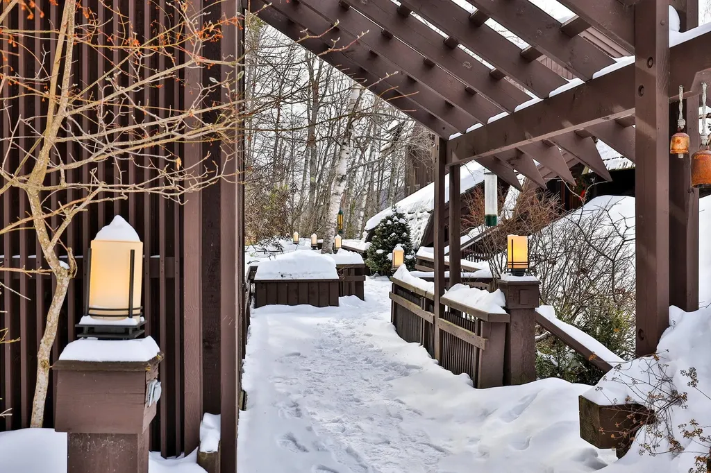 726 East Ash Road Plymouth VT 05056