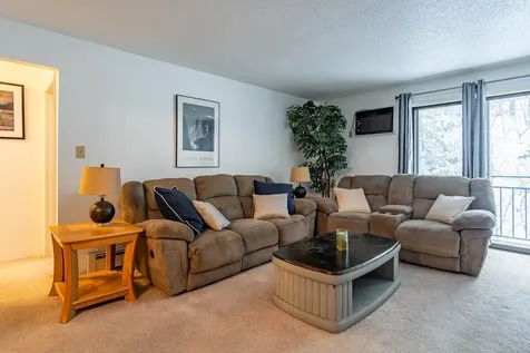 19 Country Club Drive Manchester NH 03102