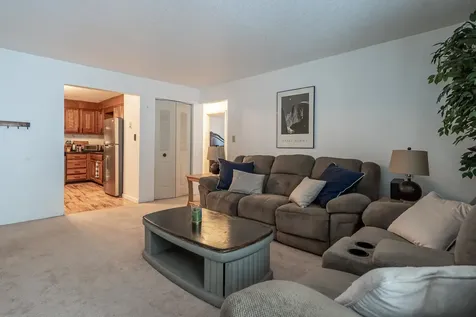 19 Country Club Drive Manchester NH 03102