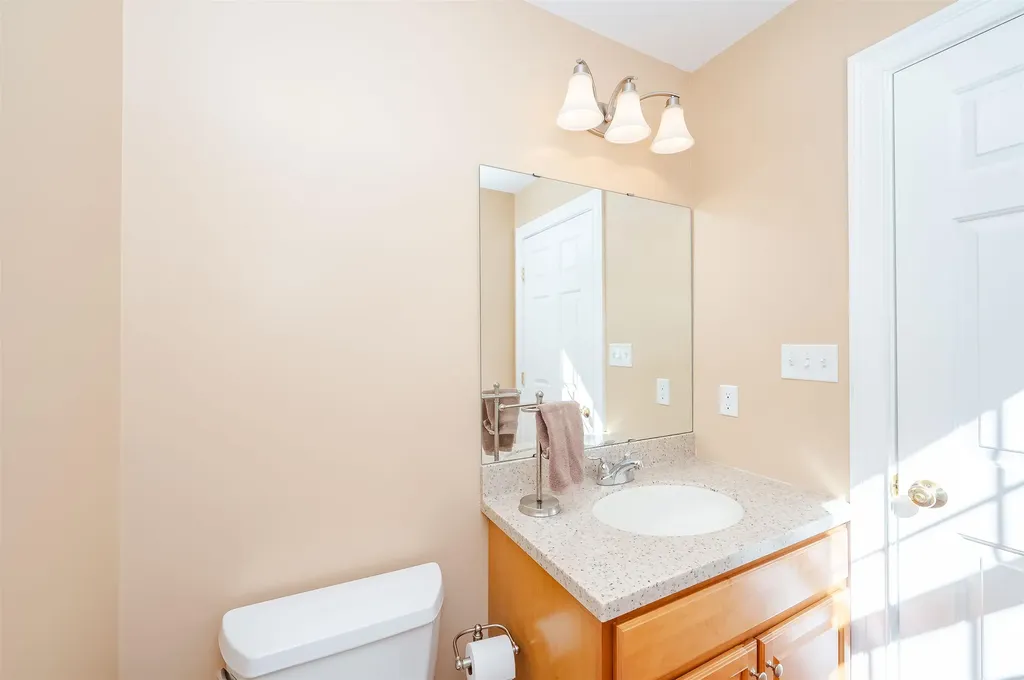 82 Ebony Drive Rochester NH 03867