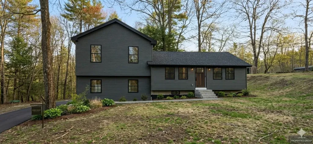 33 Mccrillis Road Nottingham NH 03290