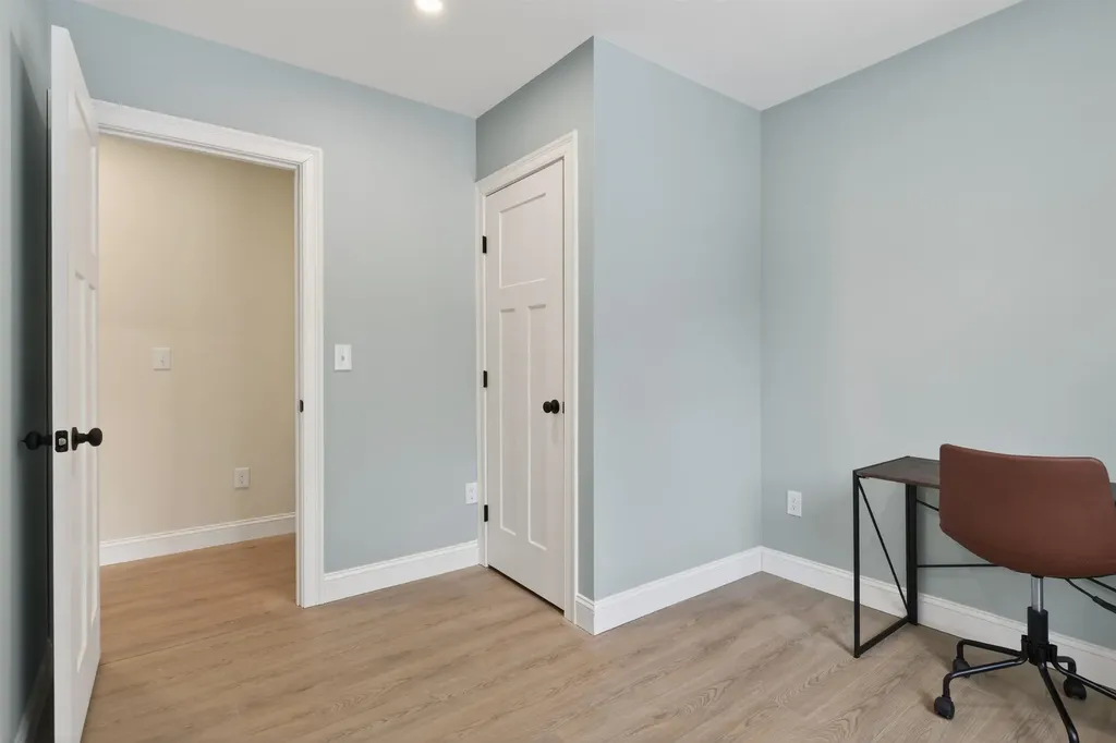 33 Mccrillis Road Nottingham NH 03290