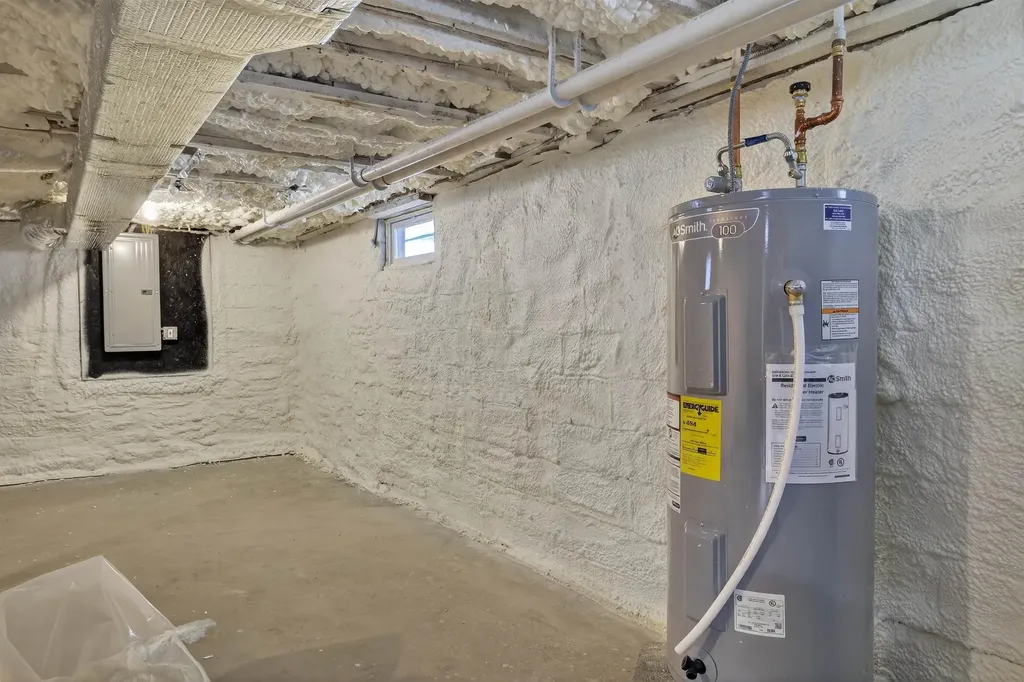 33 Mccrillis Road Nottingham NH 03290