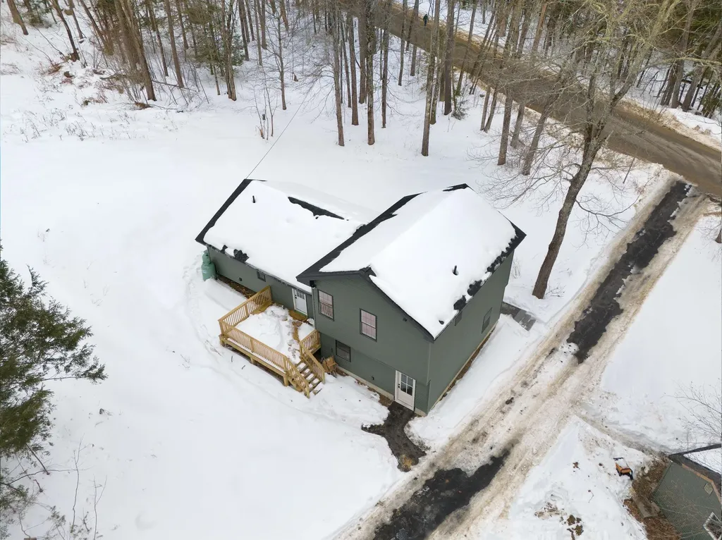 33 Mccrillis Road Nottingham NH 03290