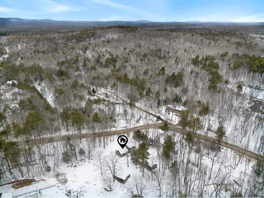 33 Mccrillis Road Nottingham NH 03290